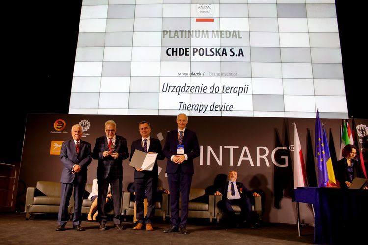 Urządzenie do terapii firmy CHDE POLSKA S.A zdobyło Grand Prix Intarg 2023, materiały prasowe