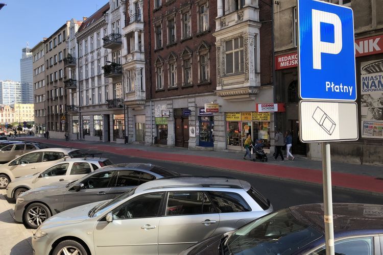 Katowice: będą droższe parkingi dla przyjezdnych. Uchwała we wrześniu, UM Katowice