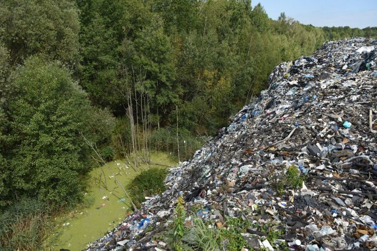 Ogromna góra odpadów zniknie ze śląskiego miasta. Koszt operacji – 2,4 mln zł, G. Goik, UM Bytomia