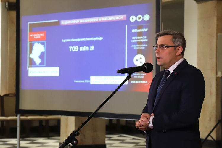 Do śląskich gmin i powiatów trafi ponad 700 milionów z Funduszu COVID-19, A. Księżnik
