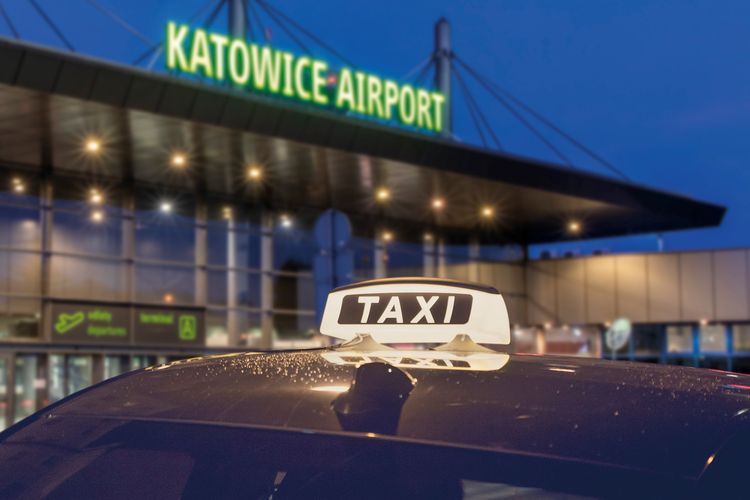 Pyrzowickie lotnisko uruchomiło własne taksówki, Piotr Adamczyk, Katowice Airport