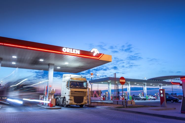 Orlen reglamentuje paliwo na swoich stacjach, Orlent.pl