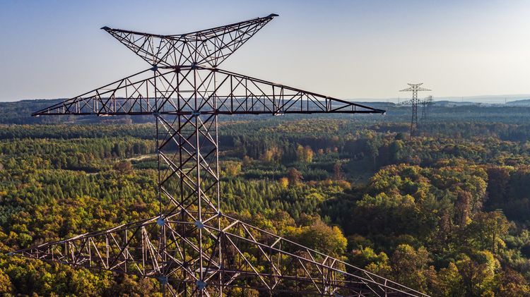 Ta linia 400 kV zabezpieczy dostawy prądu dla Śląska. Bliżej budowy linii Godów – Pawłowice, PSE