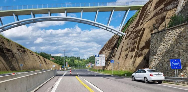 Limity prędkości na drogach w Polsce - z czego wynikają ograniczenia? Wyjaśnia GDDKiA, GDDKiA