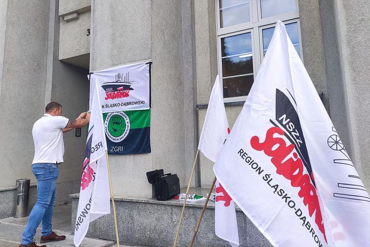 Górnicy weszli do siedziby PGG. Chcą rozmawiać z Jackiem Sasinem, solidarnosckatowice.pl