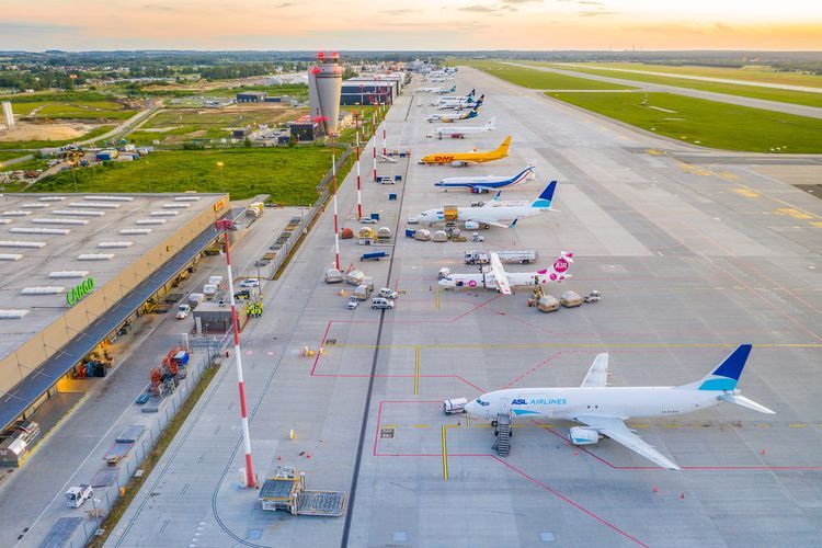 Katowice Airport nie odpuszcza tytułu mistrza cargo. Zapowiada się rekord, Piotr Adamczyk