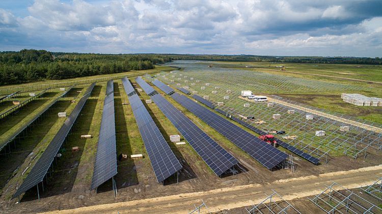 W największej farmie w Polsce ruszył montaż paneli. Pierwszy prąd z Mysłowic w 2023 roku, materiały prasowe