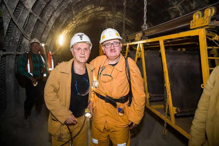 W najstarszej kopalni JSW o bezpieczeństwie górników. Minister Pyzik odwiedził Ruch 