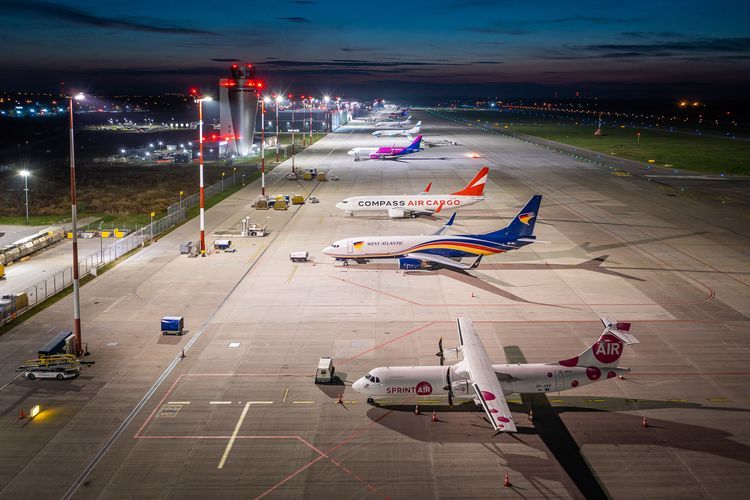 Ponad 40 tys. ton towarów - pierwszy raz w historii. Katowice Airport z rekordem w cargo, Piotr Adamczyk