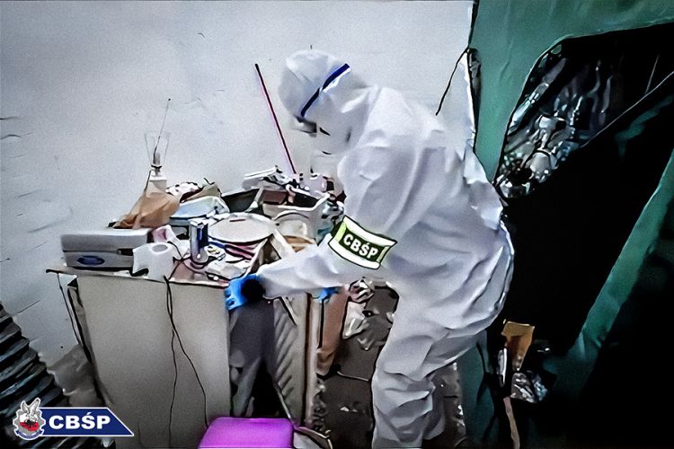 Laboratorium narkotyków zakamuflowane w centrum miasta. Duża akcja CBŚP (wideo), Śląska Policja