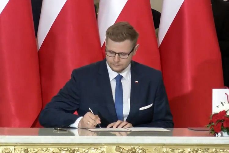 Uroczystość w Pałacu Prezydenckim - Michał Woś zostaje ministrem, prezydent.pl