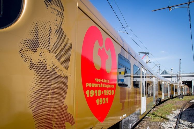 Niezwykły pociąg Kolei Śląskich wozi od dziś pasażerów, BP Urzędu Marszałkowskiego