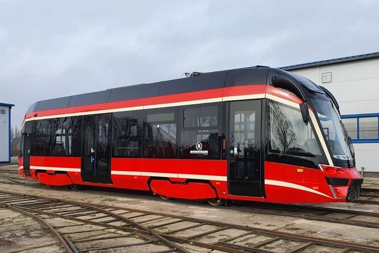 Tramwaje Śląskie pokazały pierwszy pojazd nowej serii. Będzie woził pasażerów od marca, Tramwaje Śląskie
