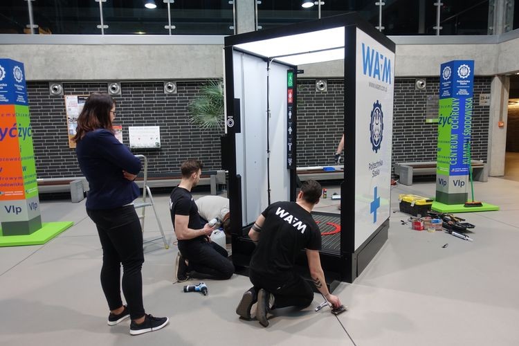 Śląski startup i Politechnika Śląska opracowali bramę odkażającą dla personelu medycznego, WAAM