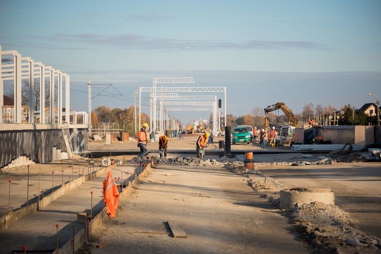 Już widać nowy 150-metrowy most kolejowy na Wiśle. Pociągi pojadą nim w Beskidy, PKP PLK