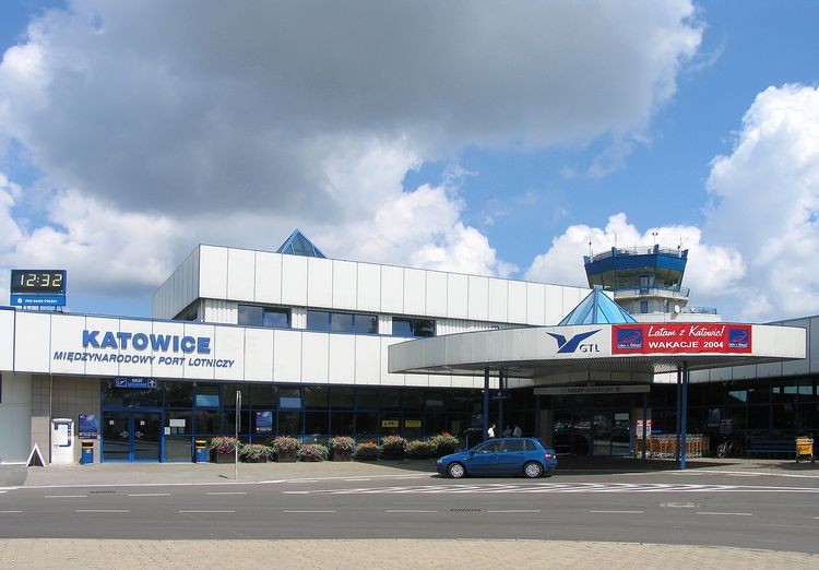 Lotniska w Pyrzowicach mogło nie być. 30 lat temu Ślązacy wzięli sprawy w swoje ręce, Piotr Komander