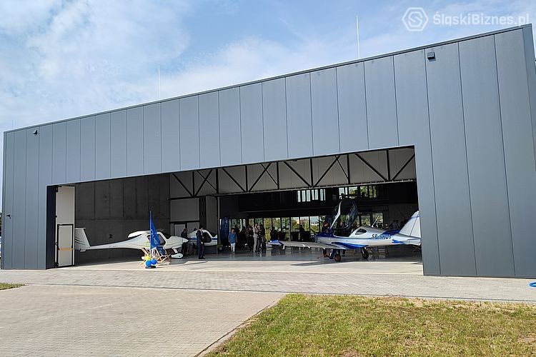 Pierwszy salon samolotowy został otwarty w Gliwicach, Tomasz Raudner