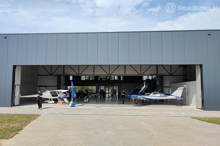 Pierwszy salon samolotowy został otwarty w Gliwicach, Tomasz Raudner