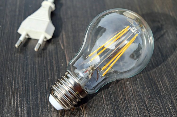 Jak obniżyć rachunek za prąd? 10 sposobów na oszczędności, Pixabay
