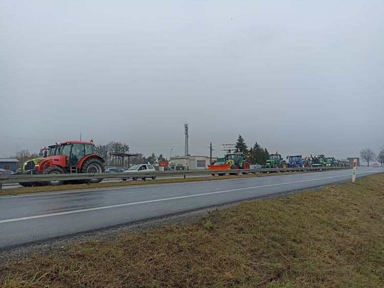 Stop! Rolnicy nie chcą Zielonego Ładu w Polsce. Dziś wyjechali na ulice, również w Śląskiem (zdjęcia), mz