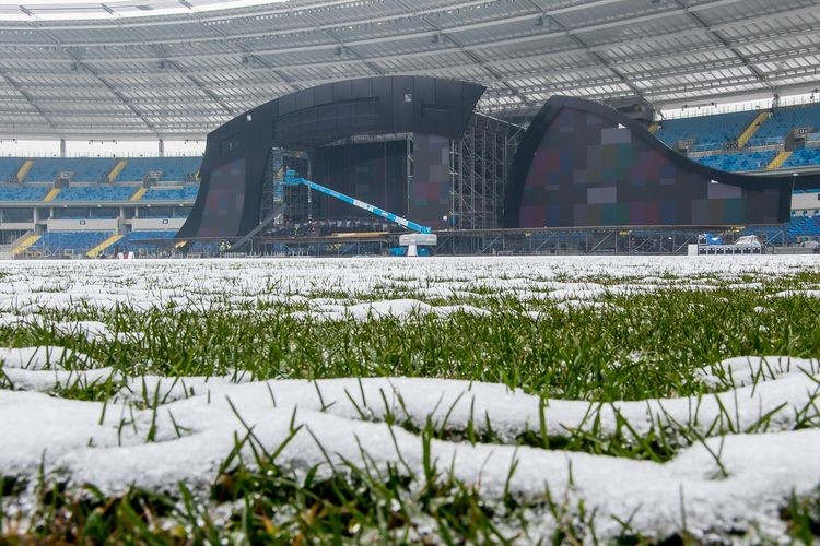 Jak powstaje 300-tonowa sylwestrowa scena na Stadionie Śląskim, biuro prasowe Urząd Marszałkowski