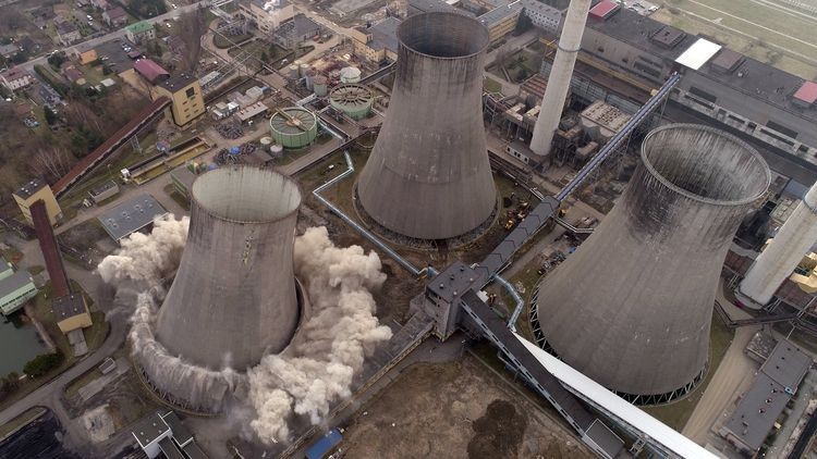 Elektrownia Łagisza – betonowy kolos wysadzony w powietrze. Zobaczcie zdjęcia i film, Tauron