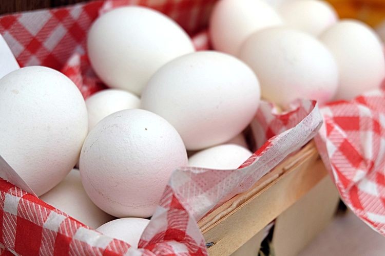 Jaja niedrogim i najcenniejszym produktem w koszyku wielkanocnym, pixabay