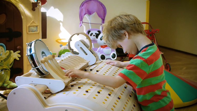 Wynalazek śląskiej firmy odkrywa muzyczne talenty dzieci, 
