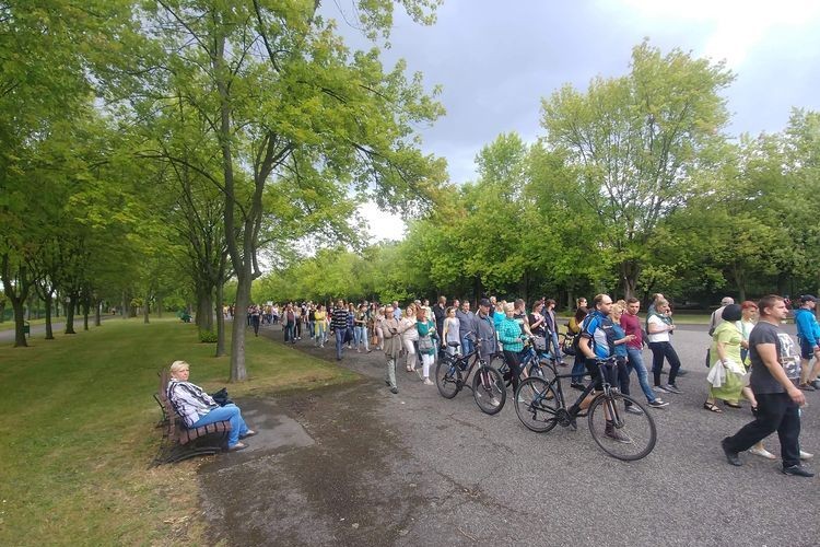 Parkiem Śląskim przeszedł Marsz Milczenia w proteście przeciw deweloperowi, Łukasz Rosicki