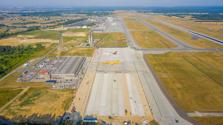 Katowice Airport - inwestycje za 600 milionów. Co powstaje?, Robert Neumann