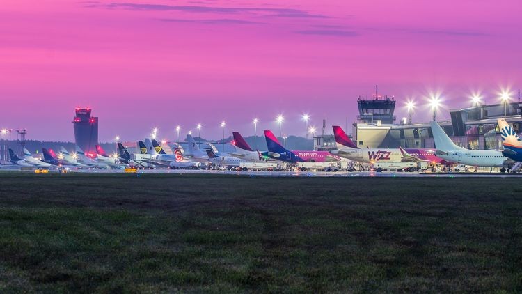 Katowice Airport: spadła liczba pasażerów, jest nowy rekord przewozów cargo, Piotr Adamczyk
