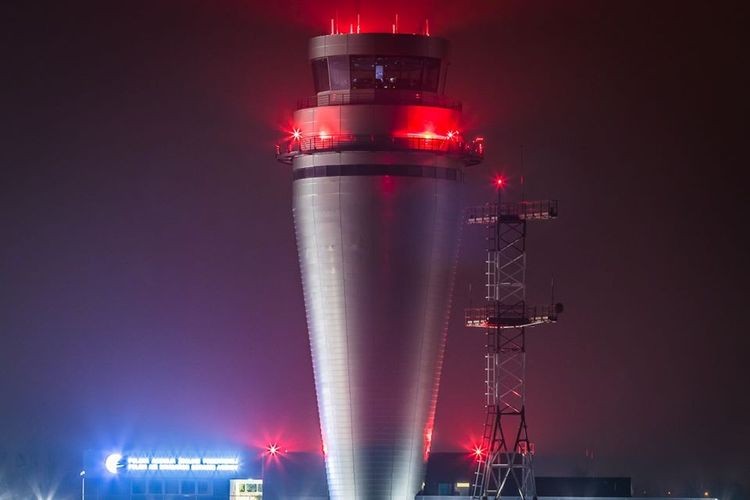 Pyrzowice: nowa wieża kontroli już działa. Pierwsze loty obsłużyła w środę rano, Katowice Airport