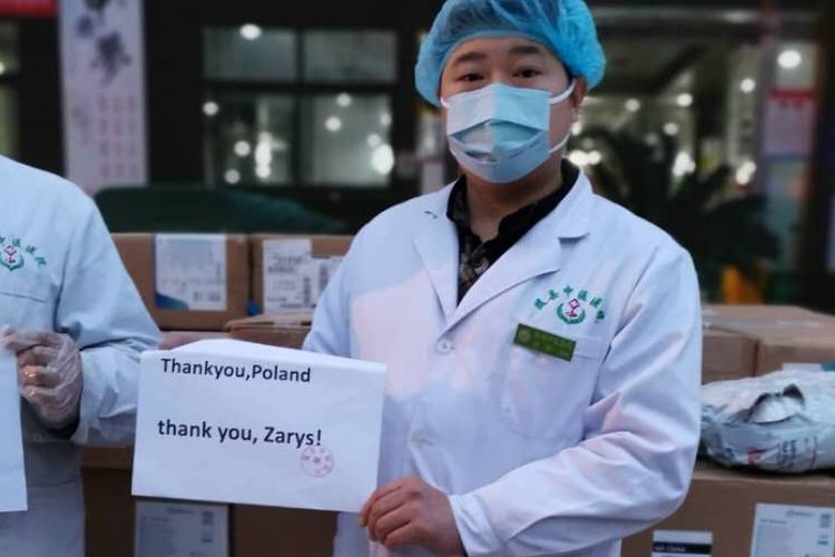 Firma z Zabrza podarowała szpitalowi w Wuhan 100 tys. masek. Chińczycy dziękują, Ambasada Chin w Warszawie