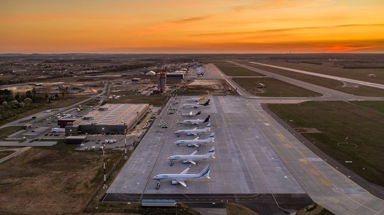 Katowice Airport pomimo zakazu lotów utrzymuje zdolności operacyjne. Dlaczego?, From the Sky
