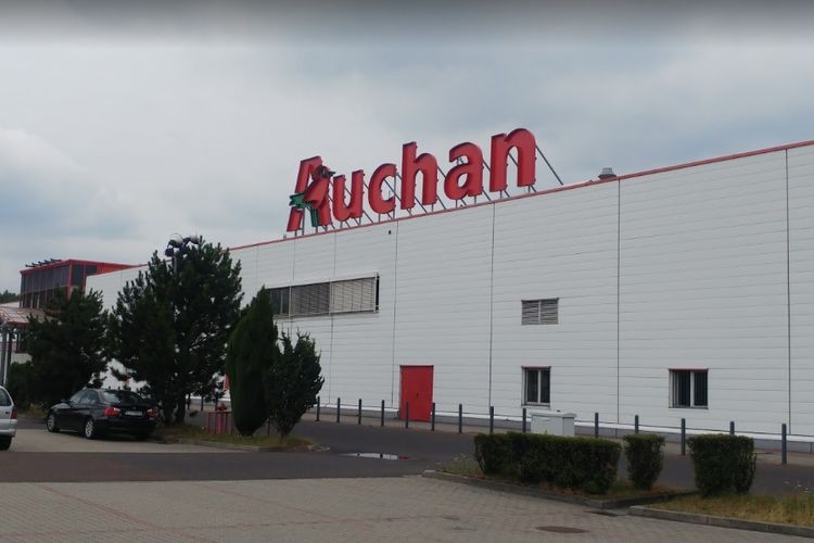 Auchan zamyka dwa hipermarkety w woj. śląskim. Będą zwolnienia grupowe, google maps