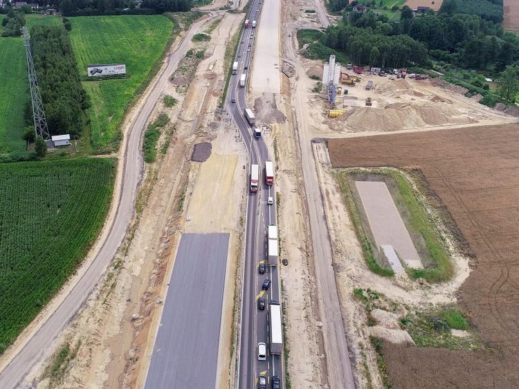 Jeszcze w tym roku pojedziemy nową betonową autostradą, GDDKiA