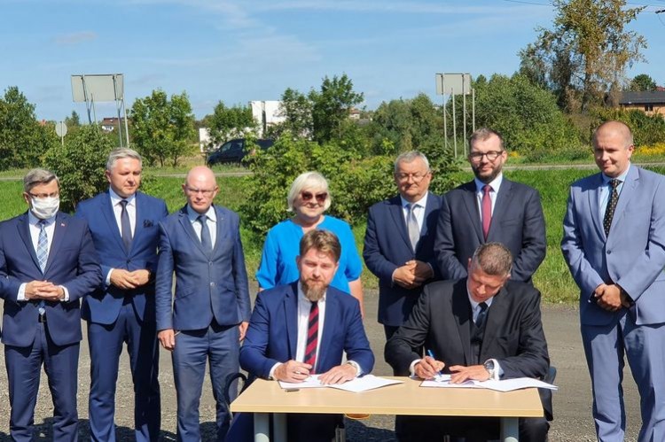 S1 wydłuży się o 7 km. GDDKiA zawarła umowę na budowę odcinka Podwarpie - Dąbrowa Górnicza, gov.pl/infrastruktura