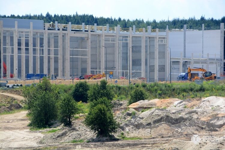 Dąbrowa Górnicza - koreańska firma stawia fabrykę za miliard i jeszcze zwiększa inwestycję, dabrowa-gornicza.pl