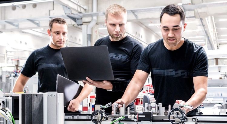 Prima Aprilis !! Tesla rezygnuje z Berlina. Zbuduje Gigafactory na Śląsku, tesla.com