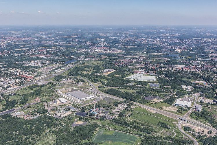 Tychy, Ruda Śląska - dlaczego firmy decydują się przenieść zakłady produkcyjne do Polski?, cresa.pl