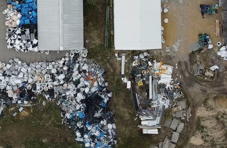 Pszczyna: dron ujawnił wielkie składowisko nielegalnych odpadów, GIOŚ, FB Studzienice