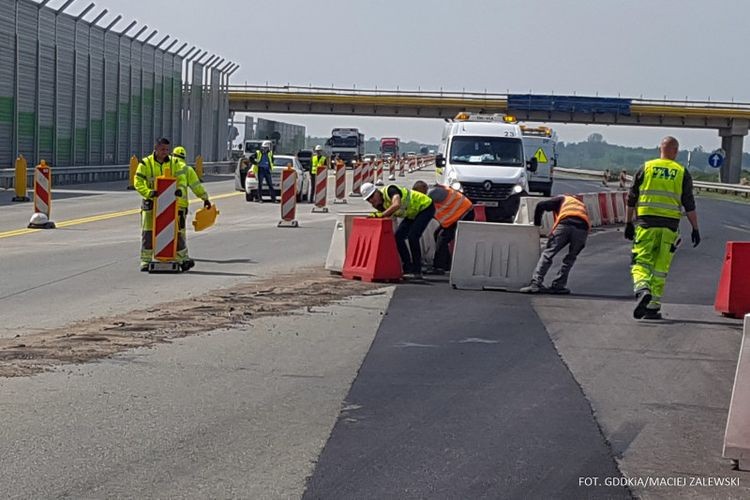 A1 Częstochowa – Tuszyn: kolejne kilometry Gierkówki stały się betonową autostradą (foto, wideo), GDDKiA Łódź