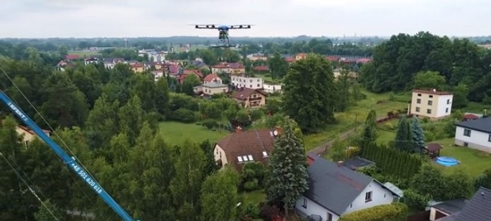 Tauron użył dronów do budowy linii wysokiego napięcia nad Wisłą, Tauron