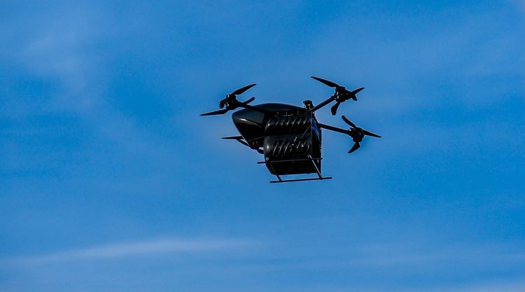 Drony jak kurierzy - w Sosnowcu będą testować dostarczanie przesyłek dronami, Metropolia GZM