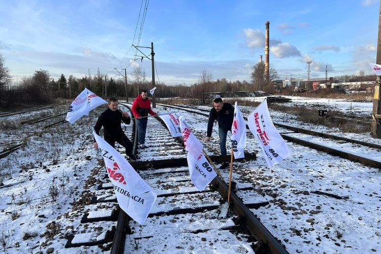 Związki blokują wysyłkę węgla koleją. Pogotowie strajkowe w PGG, Facebook