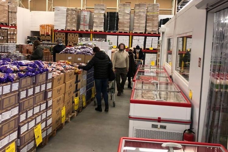 Bojkot? Klienci kupują w rosyjskich sklepach Mere w Jaworznie i Częstochowie, Facebook/Mere Jaworzno