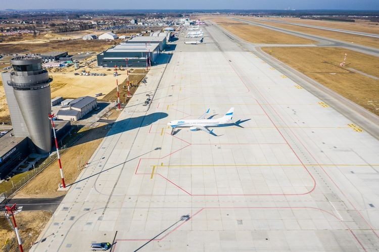 Katowice Airport rośnie w siłę, mimo pandemii. Są nowe parkingi dla samolotów, Piotr Adamczyk