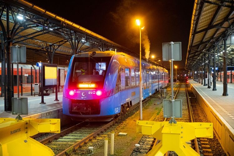 PKN ORLEN i Alstom łączą siły. Pierwsze pociągi wodorowe w Polsce za dwa lata, Alstom