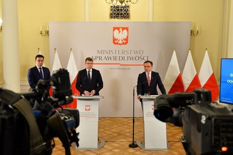 Minister Ziobro walczy z firmami. Giertych: To koniec prywatnej własności w Polsce, ms.gov.pl