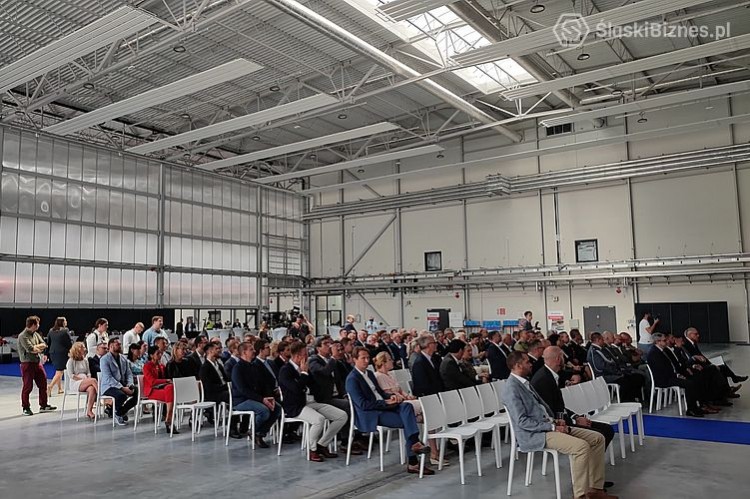 Lotnisko w Pyrzowicach ma nowy hangar do serwisowania samolotów, Tomasz Raudner, Piotr Adamczyk/GTL
